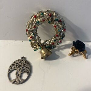 Women’s Brooch’s